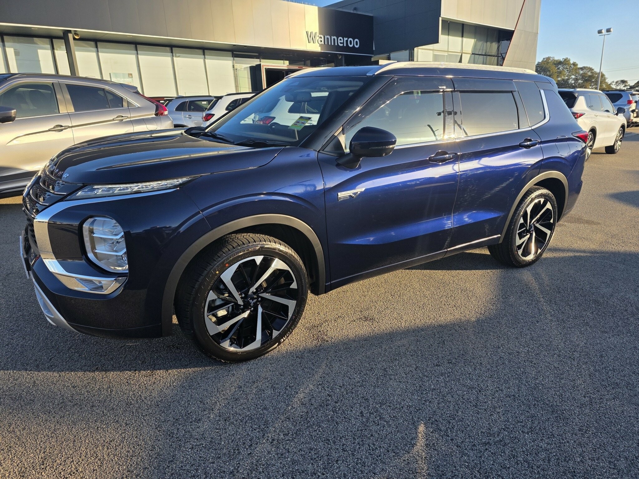 Mitsubishi Outlander image 1
