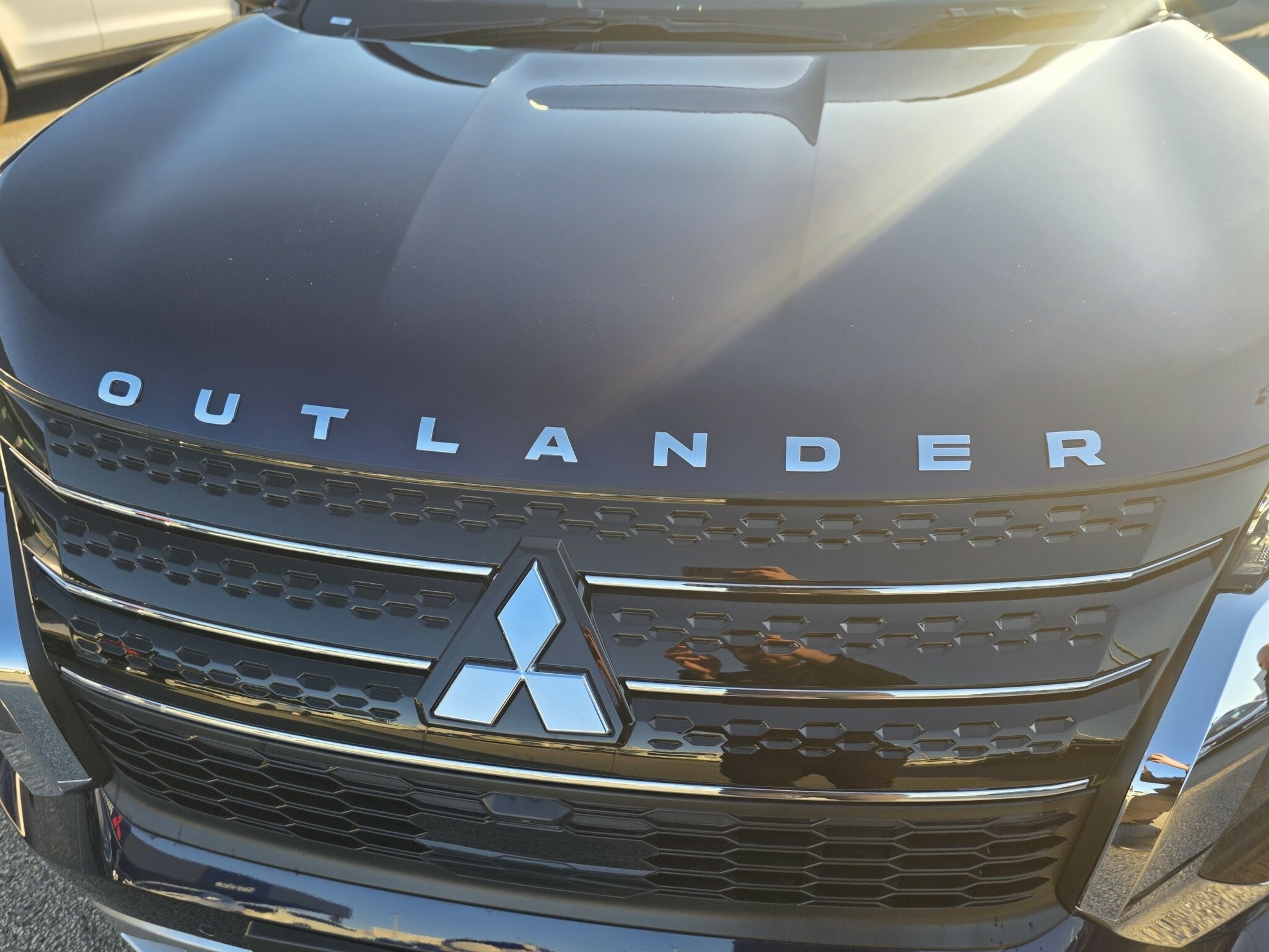 Mitsubishi Outlander image 4