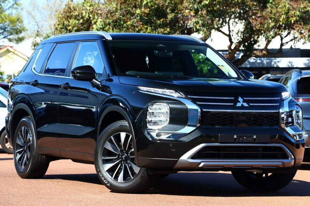 Mitsubishi Outlander image 1