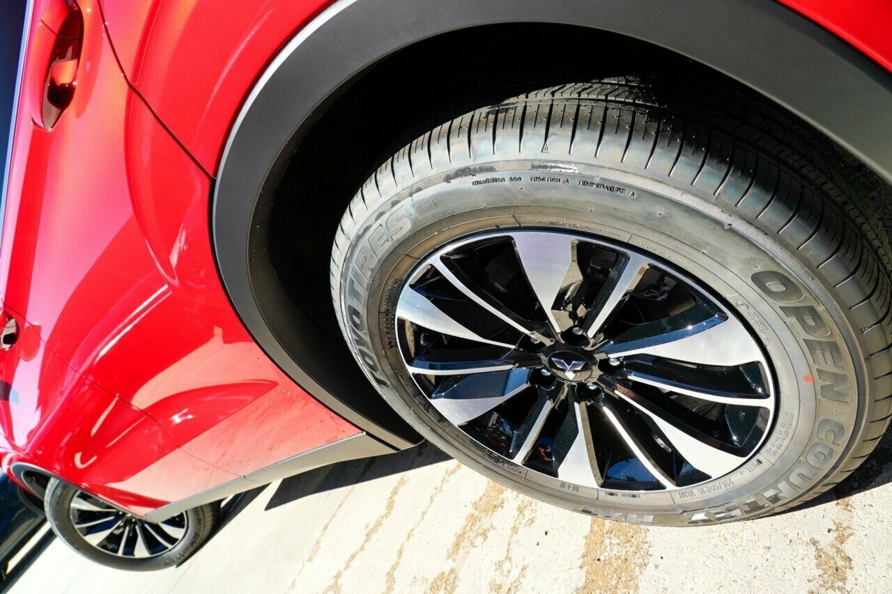 Mitsubishi Outlander image 1