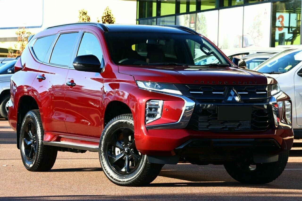 Mitsubishi Pajero Sport image 1