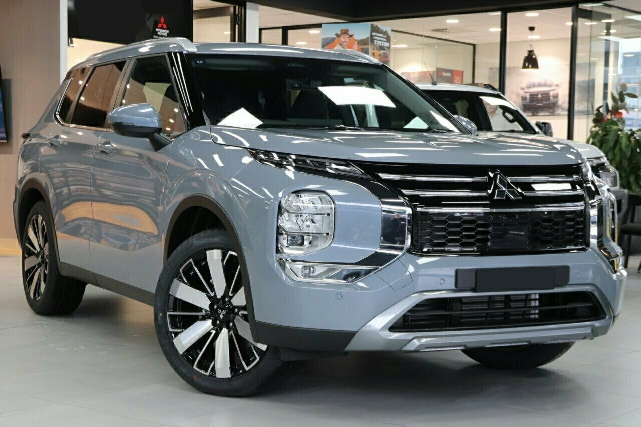 Mitsubishi Outlander image 1