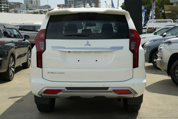 https://vehicle-cdn.autoleague.cloud/14470_118410_14.jpg
