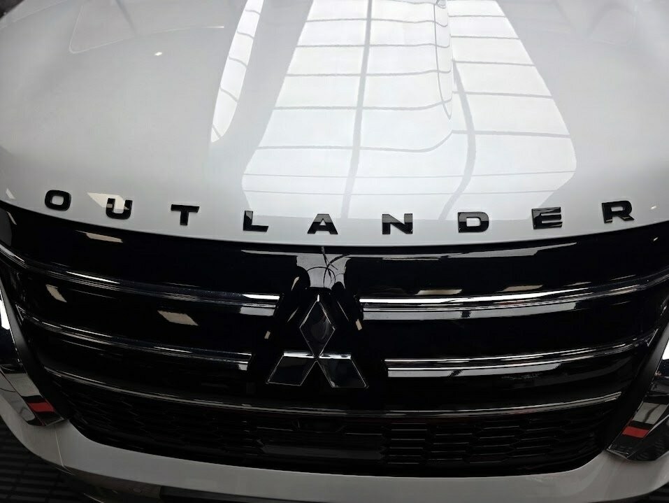 Mitsubishi Outlander image 4
