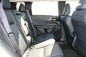 https://vehicle-cdn.autoleague.cloud/14470_118441_7.jpg