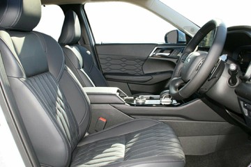 https://vehicle-cdn.autoleague.cloud/14470_118441_8.jpg