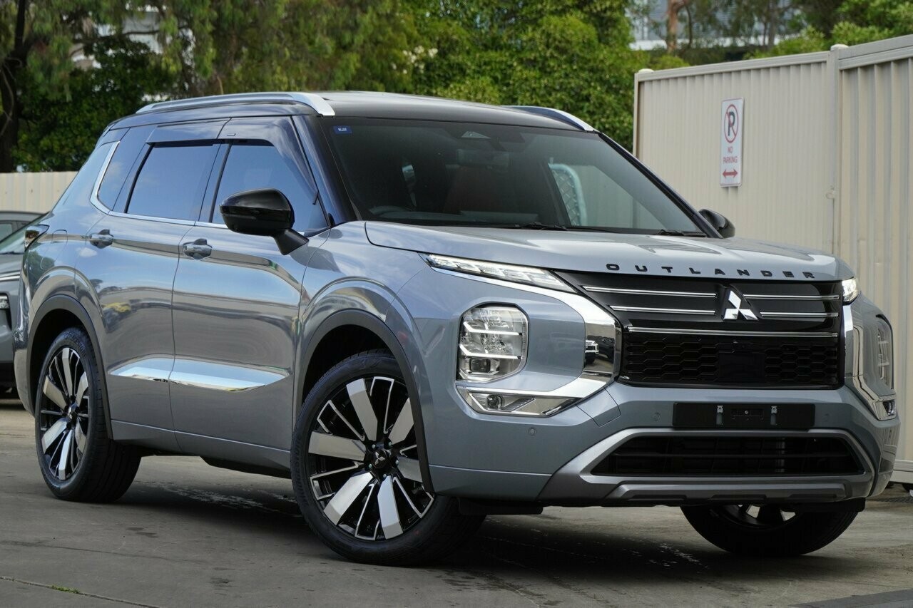 Mitsubishi Outlander image 1