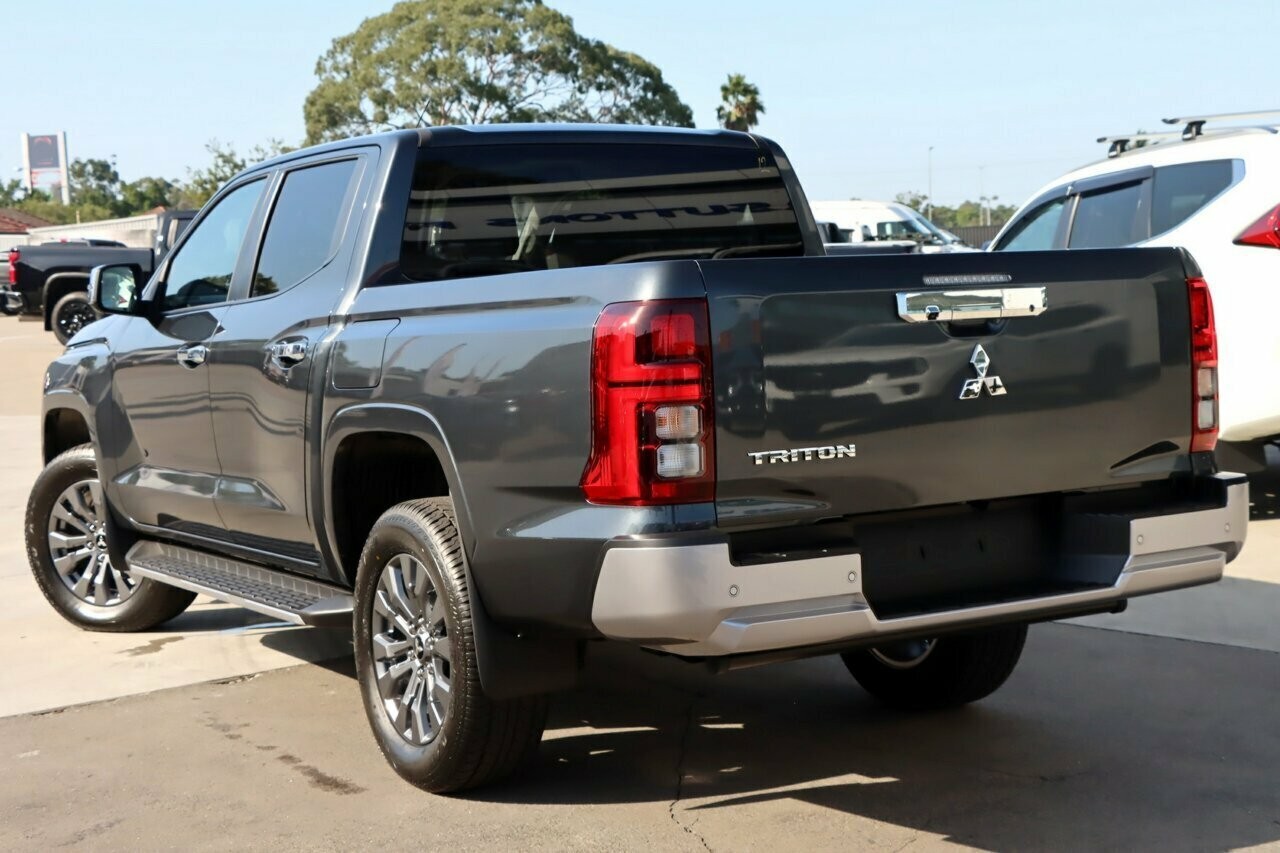 Mitsubishi Triton image 3