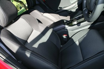https://vehicle-cdn.autoleague.cloud/14470_118603_7.jpg