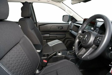 https://vehicle-cdn.autoleague.cloud/14470_118619_8.jpg