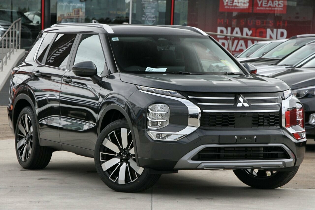 Mitsubishi Outlander image 1