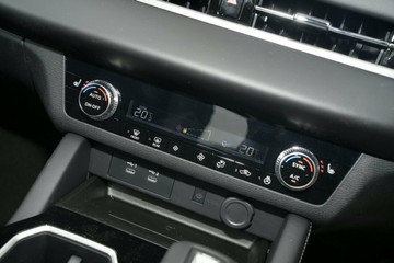https://vehicle-cdn.autoleague.cloud/14470_118717_13.jpg