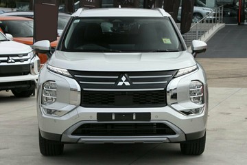 https://vehicle-cdn.autoleague.cloud/14470_118735_13.jpg