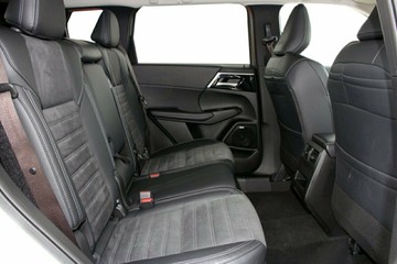 https://vehicle-cdn.autoleague.cloud/14470_118735_6.jpg