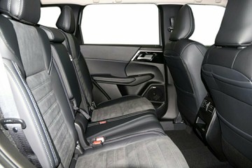 https://vehicle-cdn.autoleague.cloud/14470_118737_7.jpg