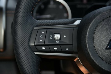 https://vehicle-cdn.autoleague.cloud/14470_118799_13.jpg