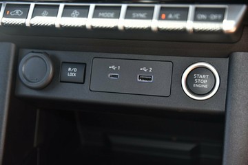 https://vehicle-cdn.autoleague.cloud/14470_118799_18.jpg