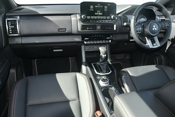 https://vehicle-cdn.autoleague.cloud/14470_118799_6.jpg