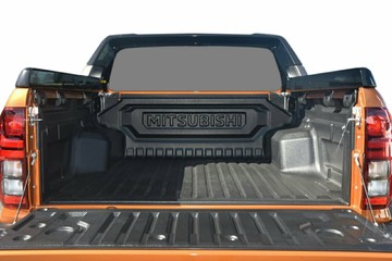 https://vehicle-cdn.autoleague.cloud/14470_118799_7.jpg