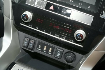 https://vehicle-cdn.autoleague.cloud/14470_118887_17.jpg