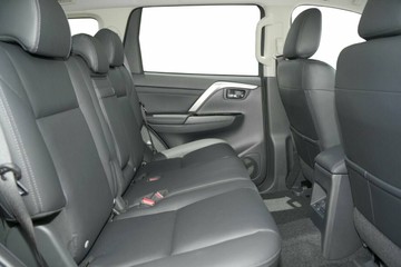 https://vehicle-cdn.autoleague.cloud/14470_118887_9.jpg