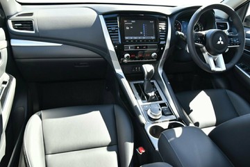 https://vehicle-cdn.autoleague.cloud/14470_118890_6.jpg