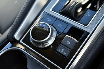 https://vehicle-cdn.autoleague.cloud/14470_118902_20.jpg