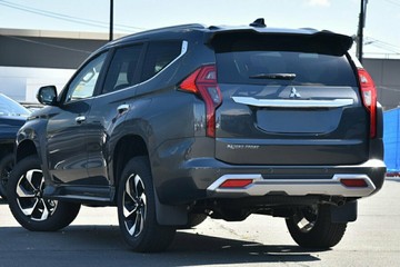 https://vehicle-cdn.autoleague.cloud/14470_118902_3.jpg