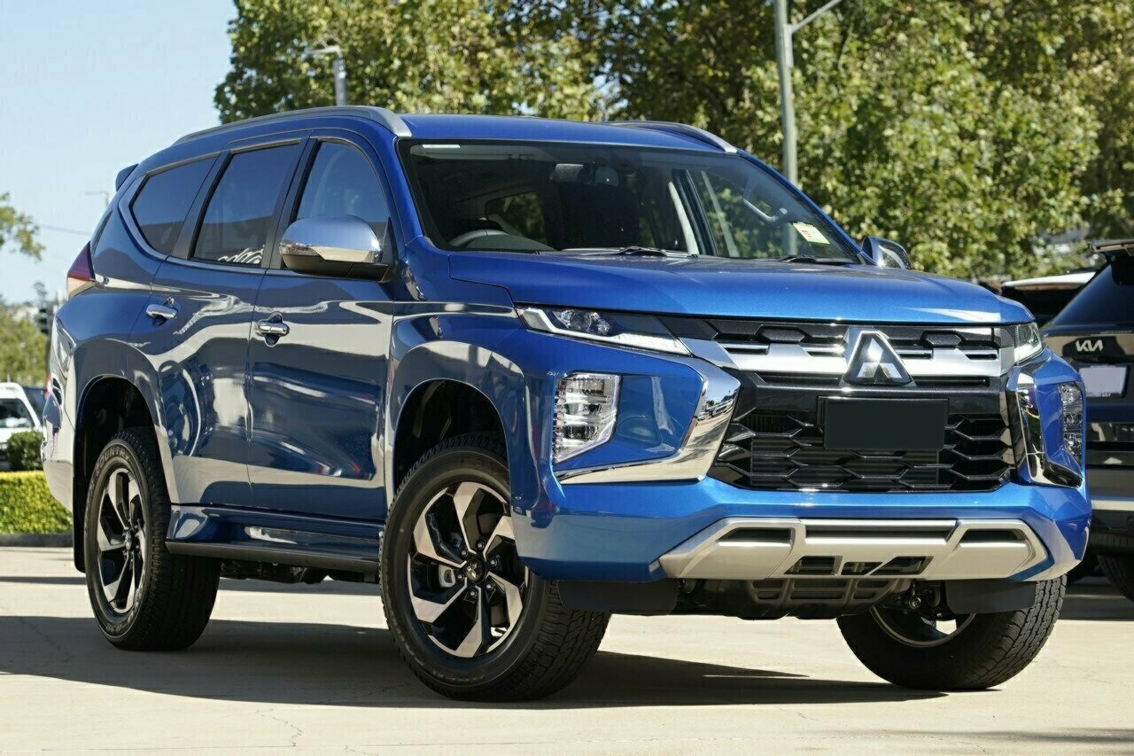 Mitsubishi Pajero Sport image 1