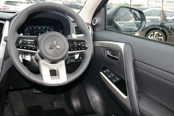 https://vehicle-cdn.autoleague.cloud/14470_118906_6.jpg