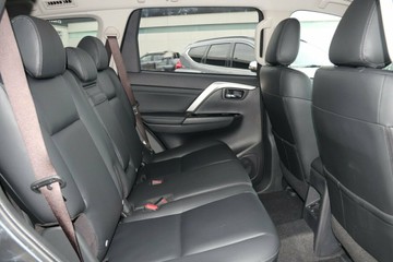 https://vehicle-cdn.autoleague.cloud/14470_118906_7.jpg