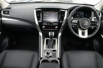https://vehicle-cdn.autoleague.cloud/14470_118908_5.jpg