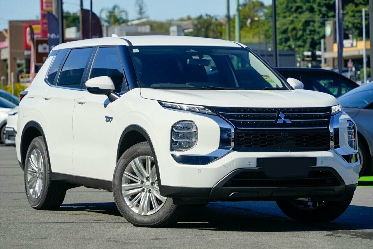 Mitsubishi Outlander image 1
