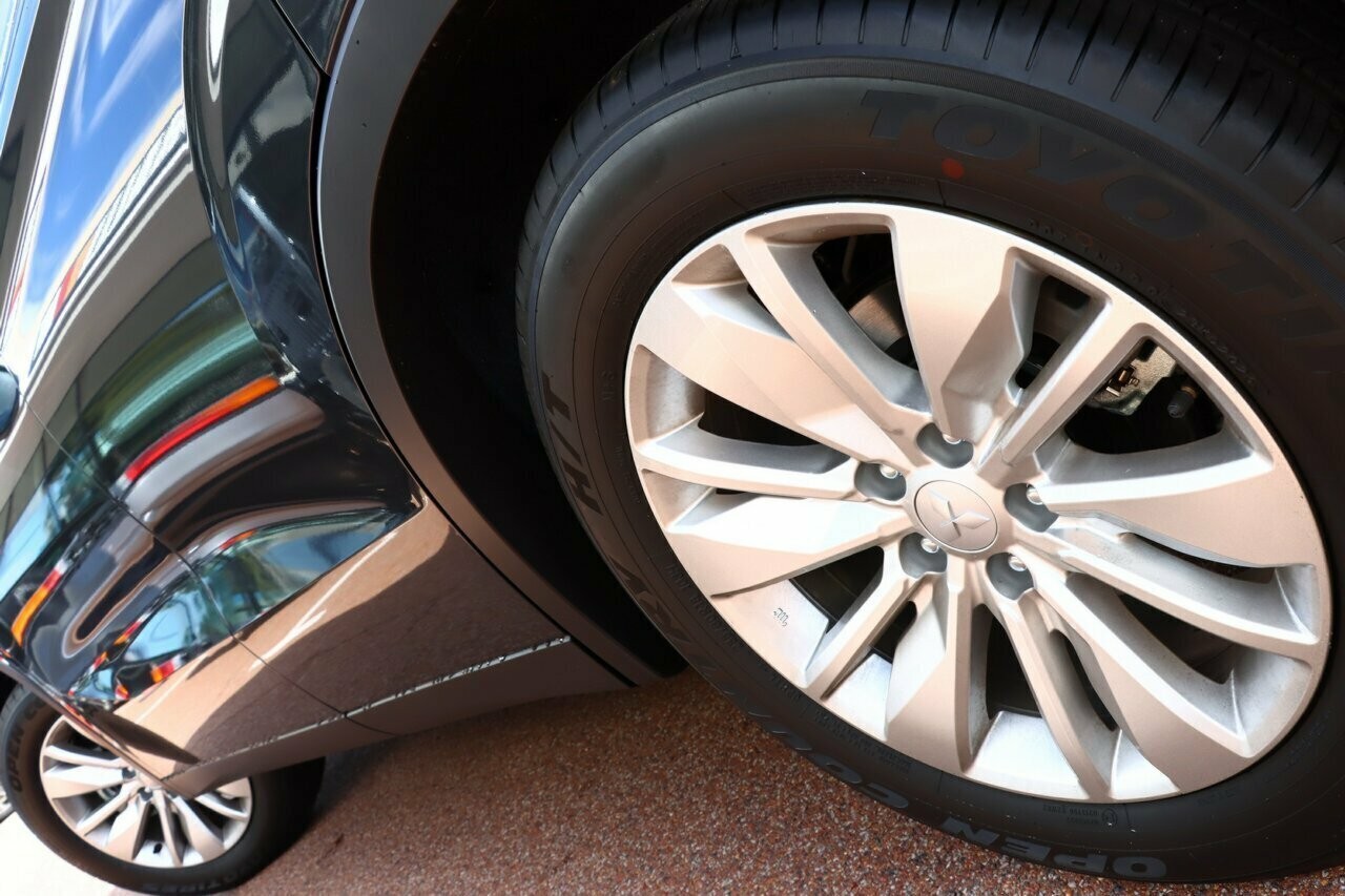 Mitsubishi Outlander image 4