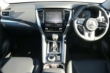 https://vehicle-cdn.autoleague.cloud/14470_118976_6.jpg