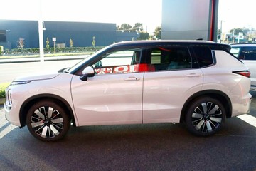 https://vehicle-cdn.autoleague.cloud/14470_118986_8.jpg