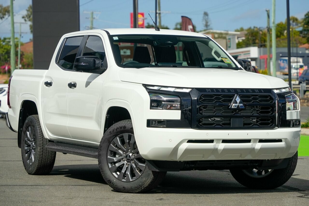 Mitsubishi Triton image 1