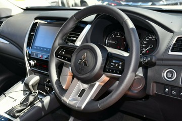 https://vehicle-cdn.autoleague.cloud/14470_119094_7.jpg