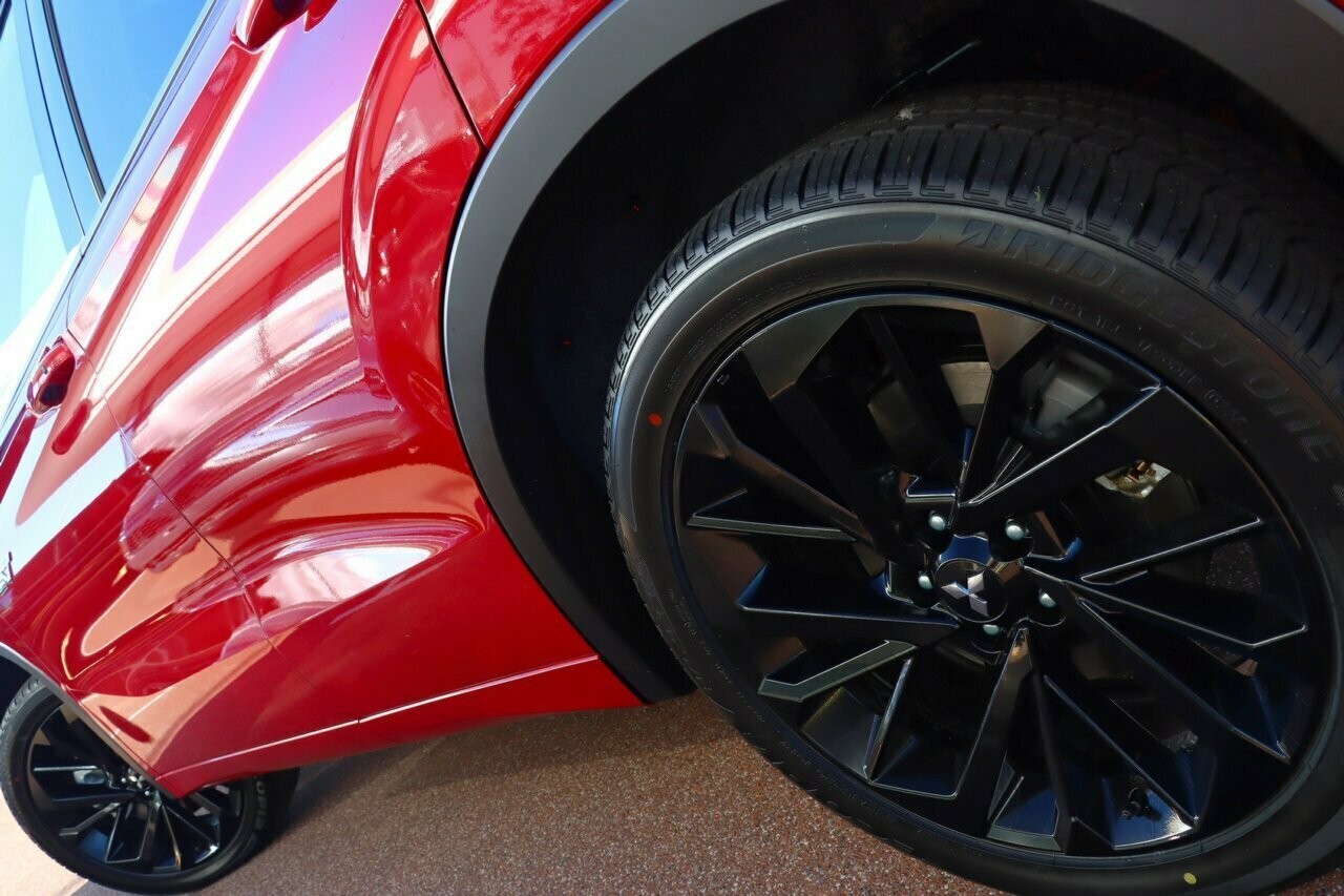 Mitsubishi Outlander image 4