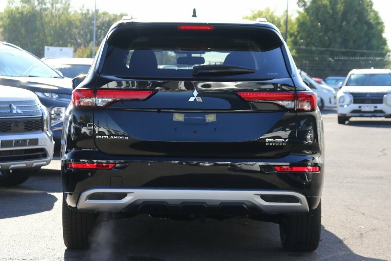 Mitsubishi Outlander image 4