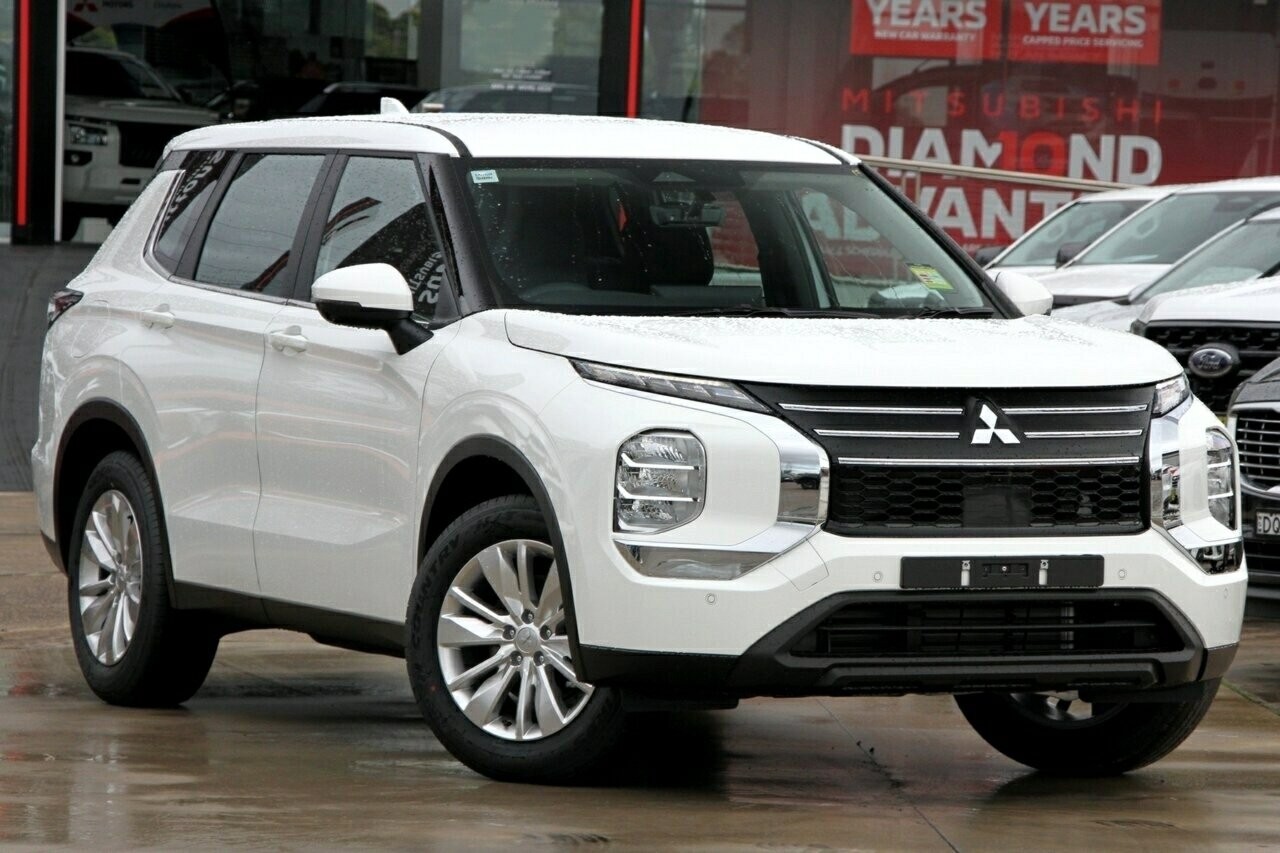 Mitsubishi Outlander image 1
