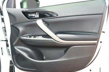 https://vehicle-cdn.autoleague.cloud/14470_119443_5.jpg