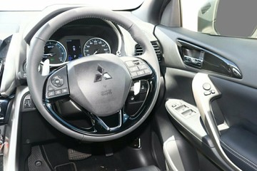 https://vehicle-cdn.autoleague.cloud/14470_119443_7.jpg