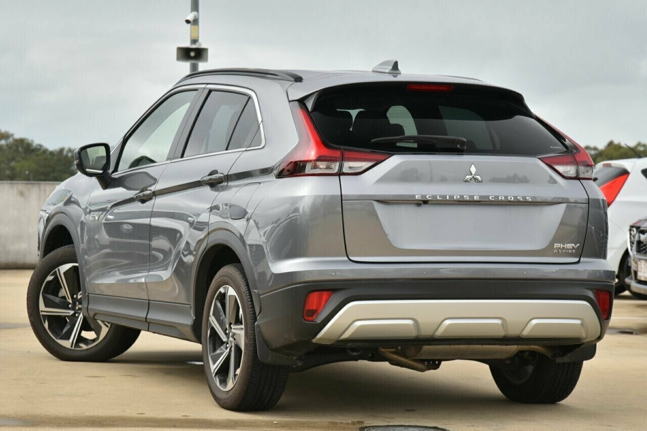 Mitsubishi Eclipse Cross image 3