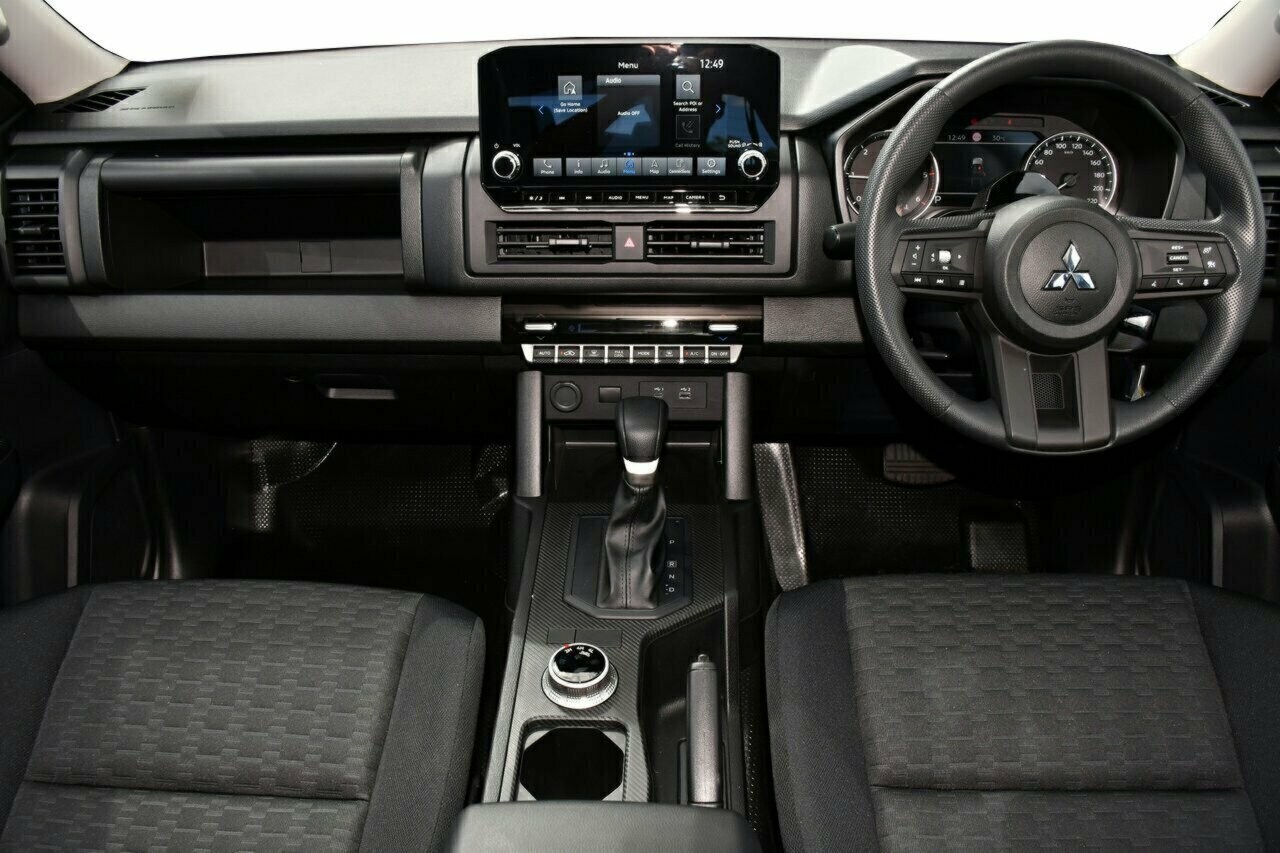 Mitsubishi Triton image 4