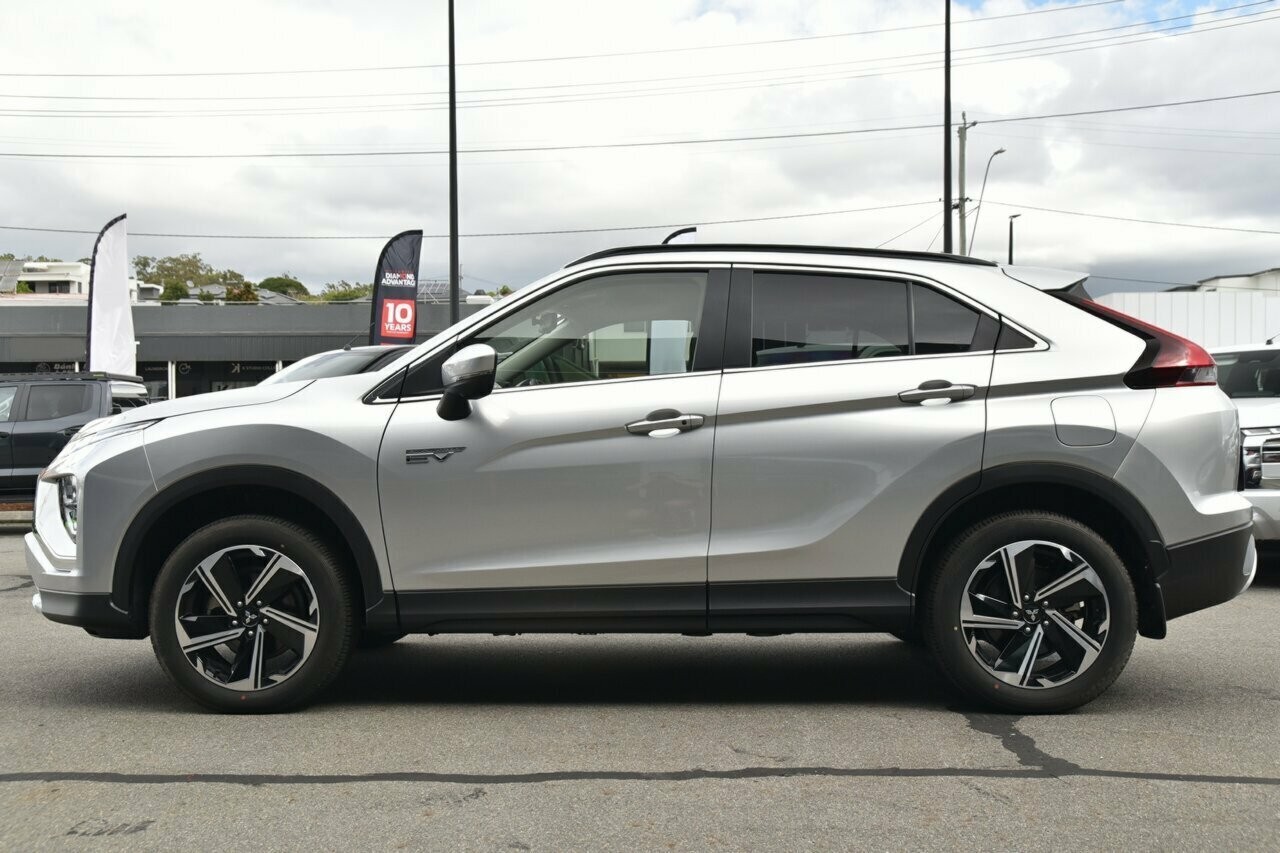 Mitsubishi Eclipse Cross image 2