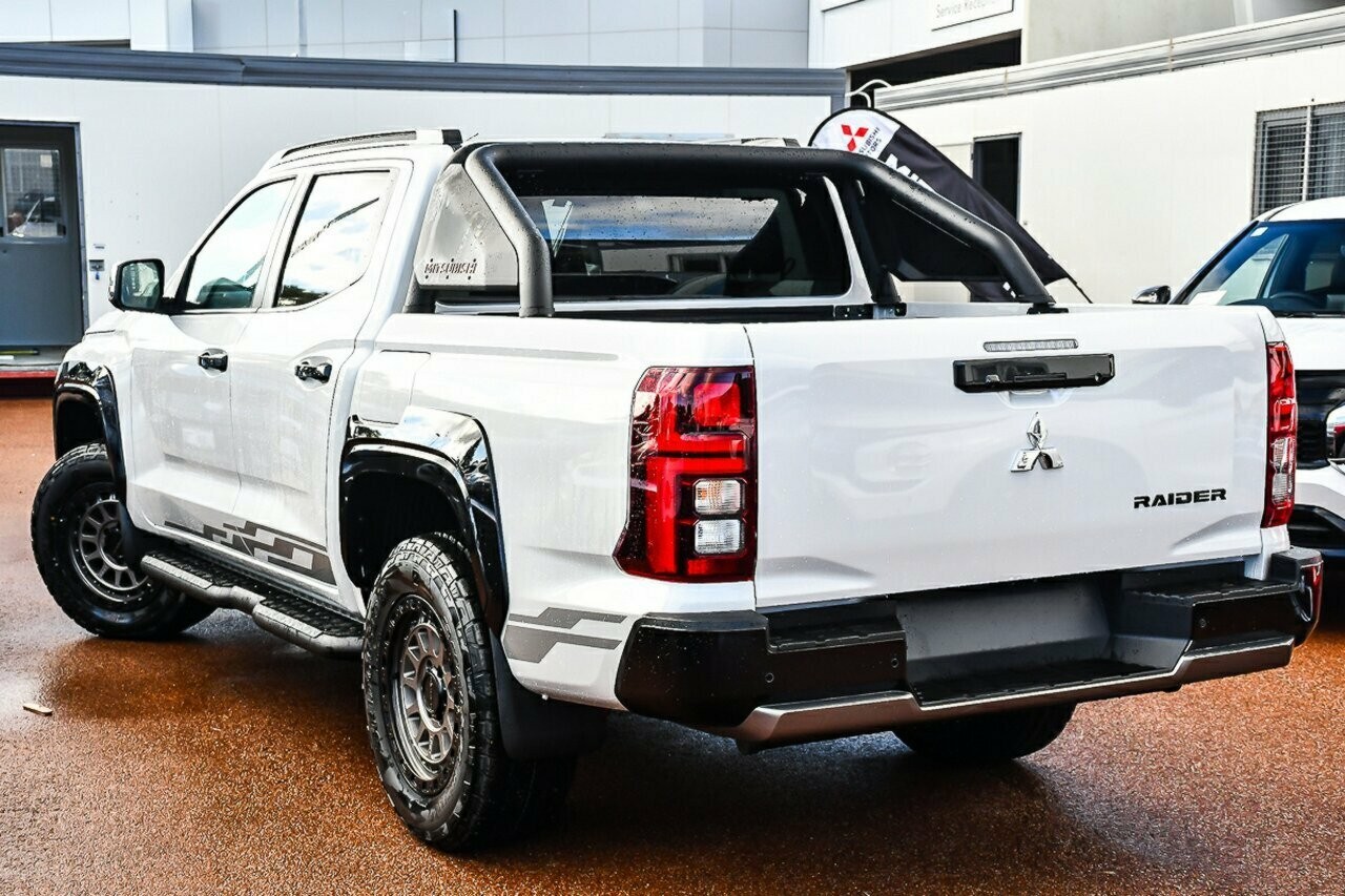 Mitsubishi Triton image 3