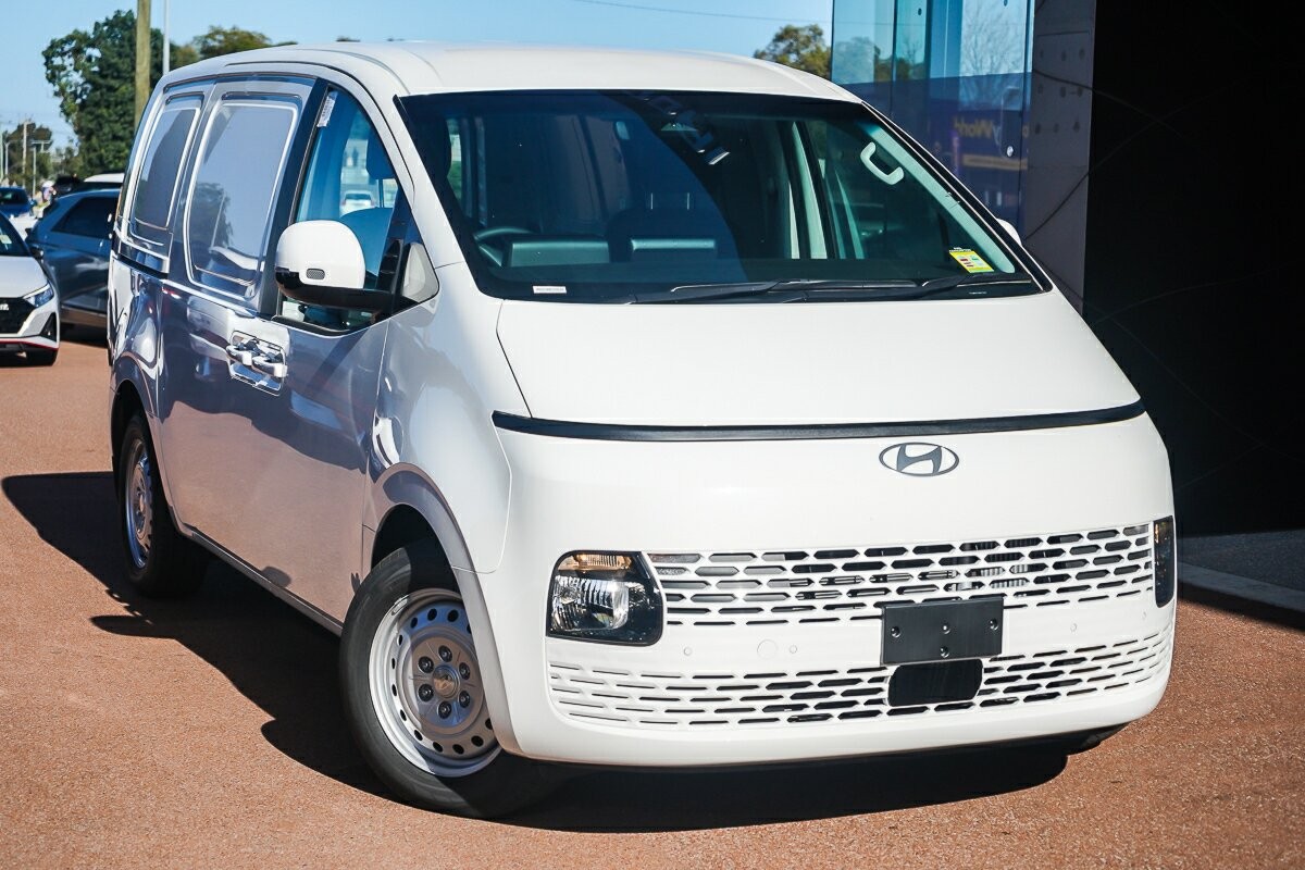 Hyundai Staria Load image 1