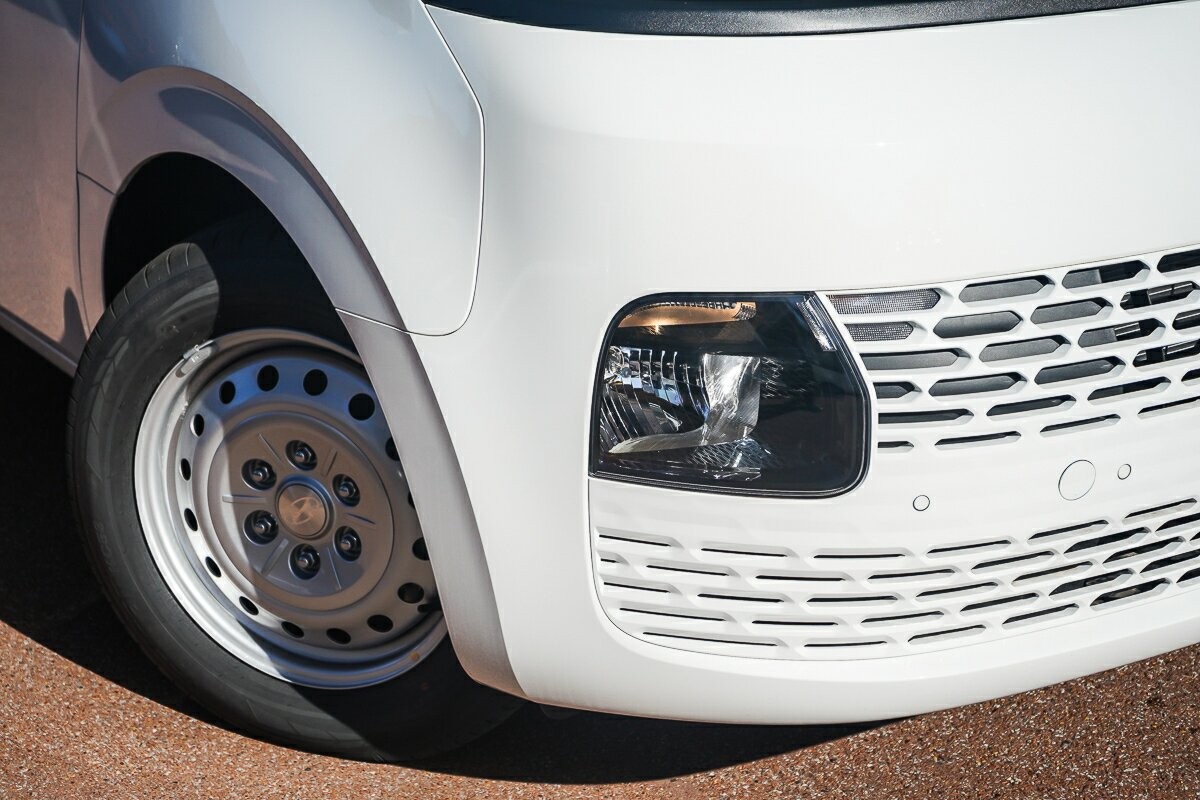 Hyundai Staria Load image 2
