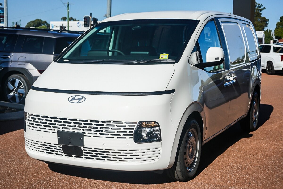 Hyundai Staria Load image 4